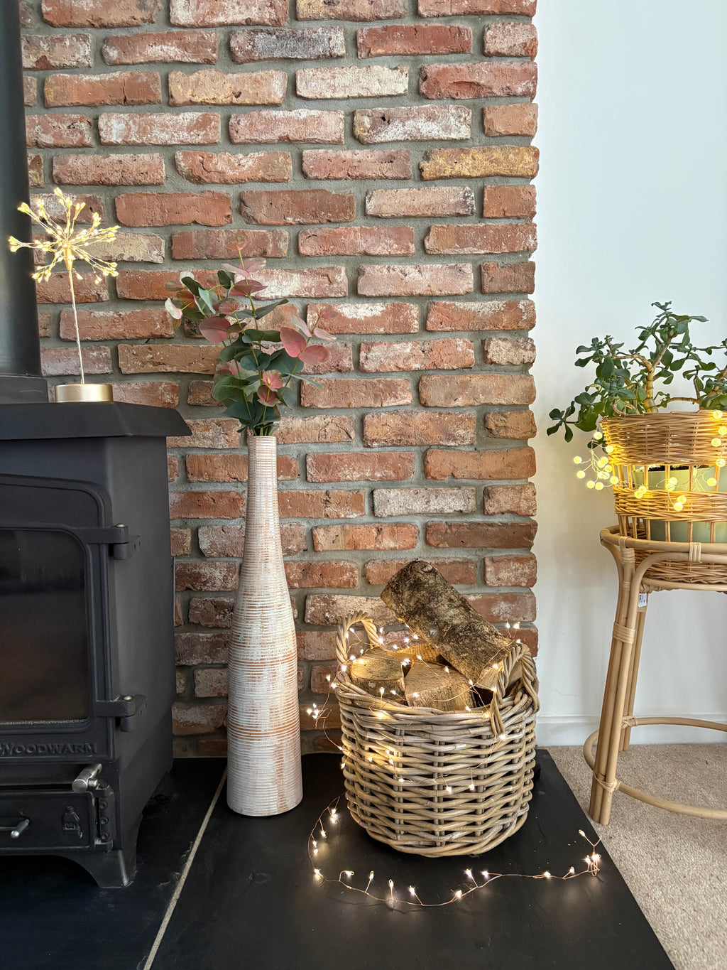 Gold Dandelion Table Light – 120 Warm White LEDs