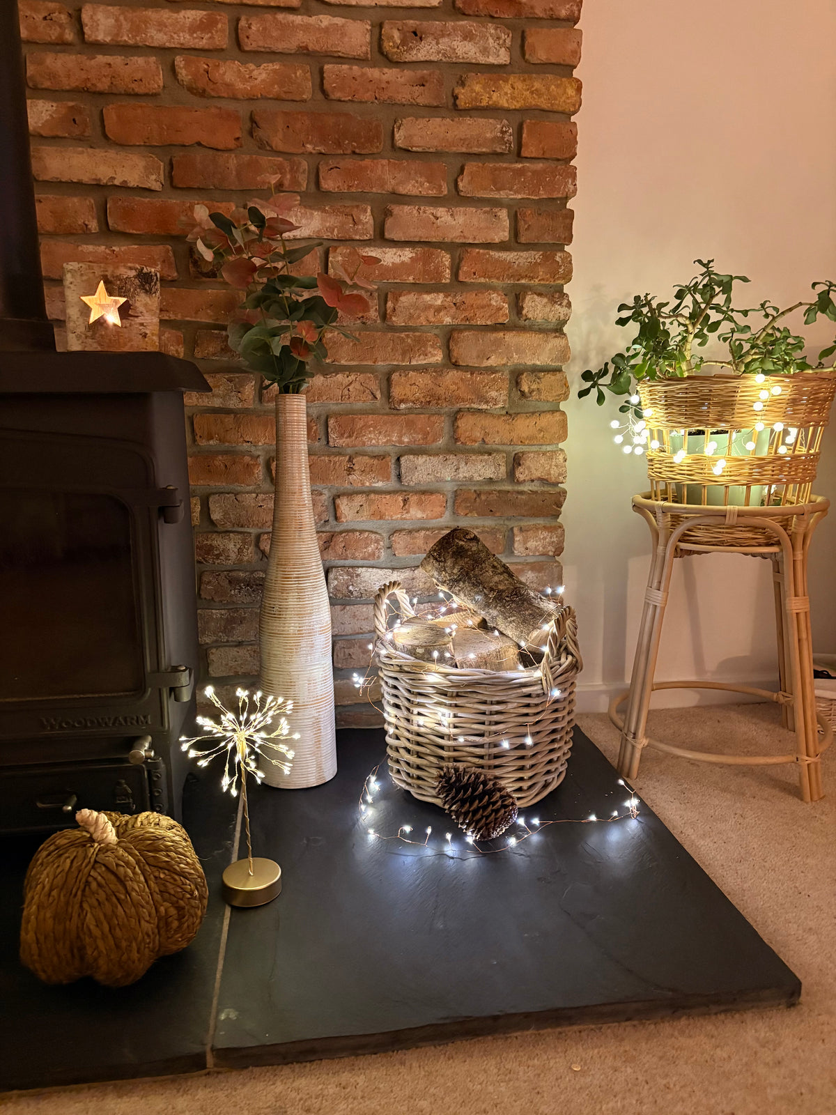 Gold Dandelion Table Light – 120 Warm White LEDs